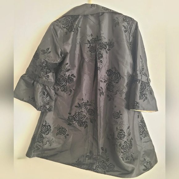 LINDI Women's Size‎ Medium Reversible Rainjacket Coat Black/Beige Floral NWT - Picture 2 of 9